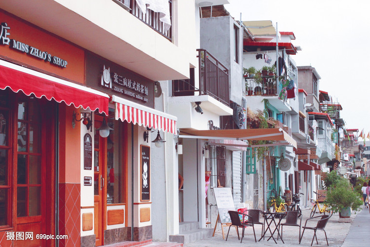 厦门沙坡尾沿路五颜六色的街边店铺